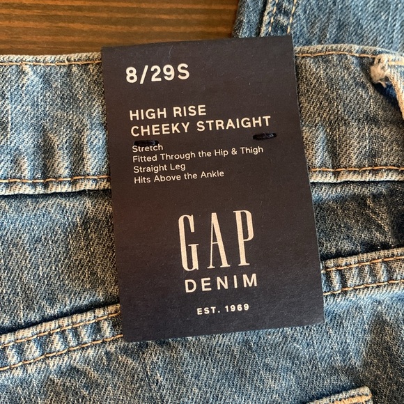 NWT GAP High Rise jeans. 8/29 short. - Picture 7 of 9